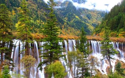 Фотообои Водопад в осеннем лесу